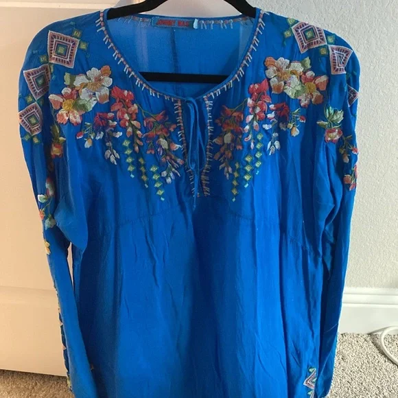 Johnny was tunic v neck - Picture 2 of 4